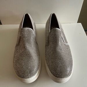Silver Slip-On 👟 Steve Madden